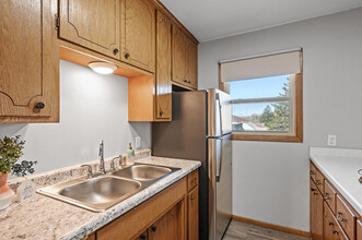 2M Apartments in St. Paul, MN - Building Photo - Building Photo