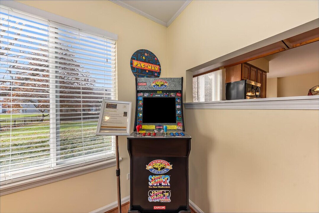 2483 Warm Springs Ln in Naperville, IL - Building Photo