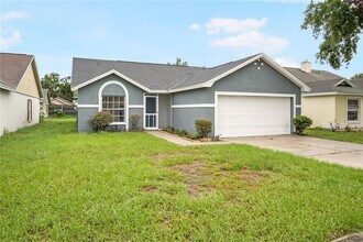 1814 Tarah Trace Dr in Brandon, FL - Building Photo - Building Photo