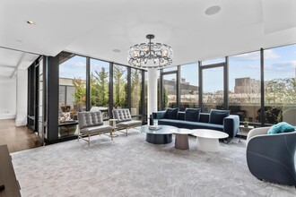 429 Kent Ave in Brooklyn, NY - Building Photo - Building Photo
