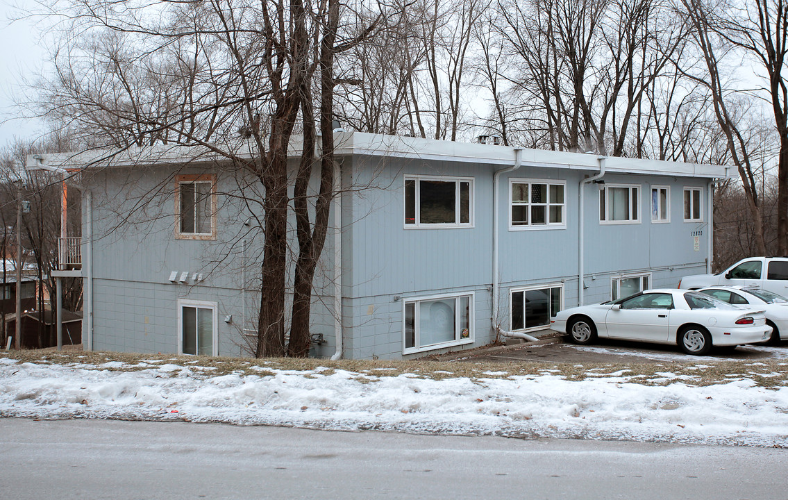 12820 Dupont Ave in Burnsville, MN - Building Photo