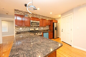 35 Gleason St, Unit 1 in Boston, MA - Building Photo - Building Photo