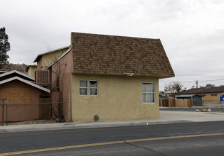 301 N 1st Ave in Barstow, CA - Building Photo - Building Photo