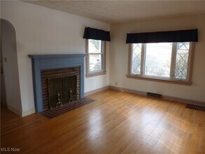 48260 National Rd W in St. Clairsville, OH - Building Photo - Building Photo