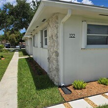 122 Northwest Blvd in Miami, FL - Foto de edificio - Building Photo