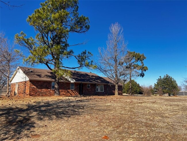 819 Crystal Ln in Tuttle, OK - Building Photo - Building Photo