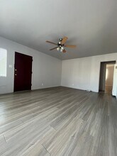 544 W 120th St in Los Angeles, CA - Building Photo - Building Photo