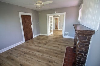 3650 Neosho St, Unit 2W in St. Louis, MO - Foto de edificio - Building Photo