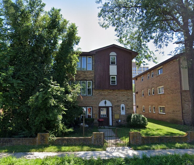 17313 Lathrop Ave in Hazel Crest, IL - Building Photo - Building Photo