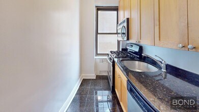 141 E 56th St in New York, NY - Building Photo - Building Photo