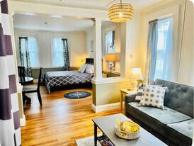 344 Merrimac St, Unit Super sized studio suite in Newburyport, MA - Building Photo