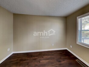 1317 E Stonemason Dr in Fuquay Varina, NC - Building Photo - Building Photo