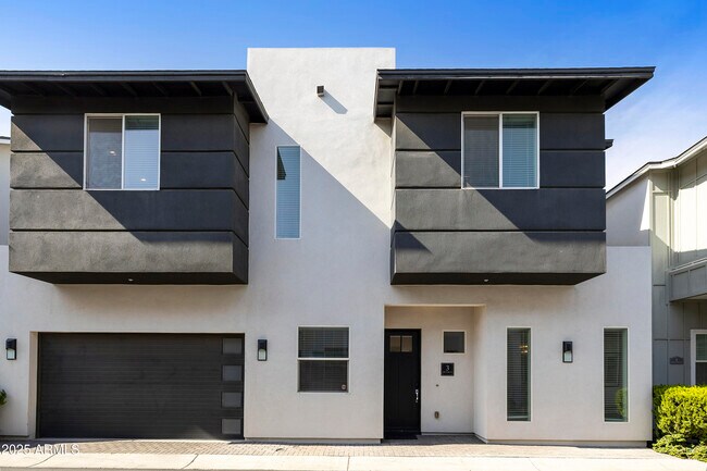 4017 N 40th St in Phoenix, AZ - Foto de edificio - Building Photo