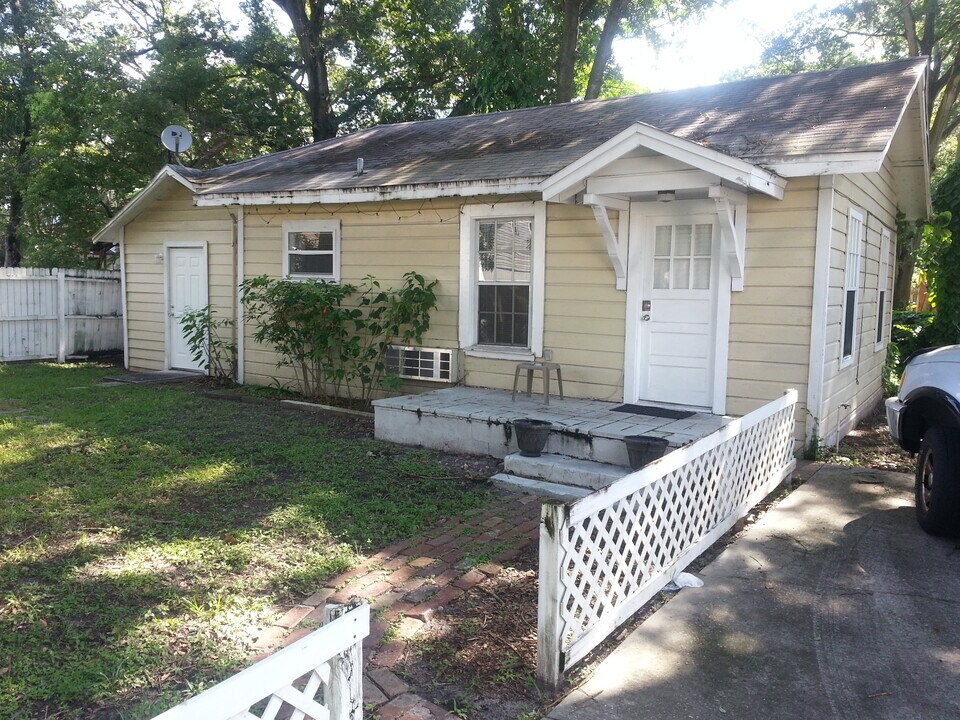 1411 Woodward St in Orlando, FL - Building Photo