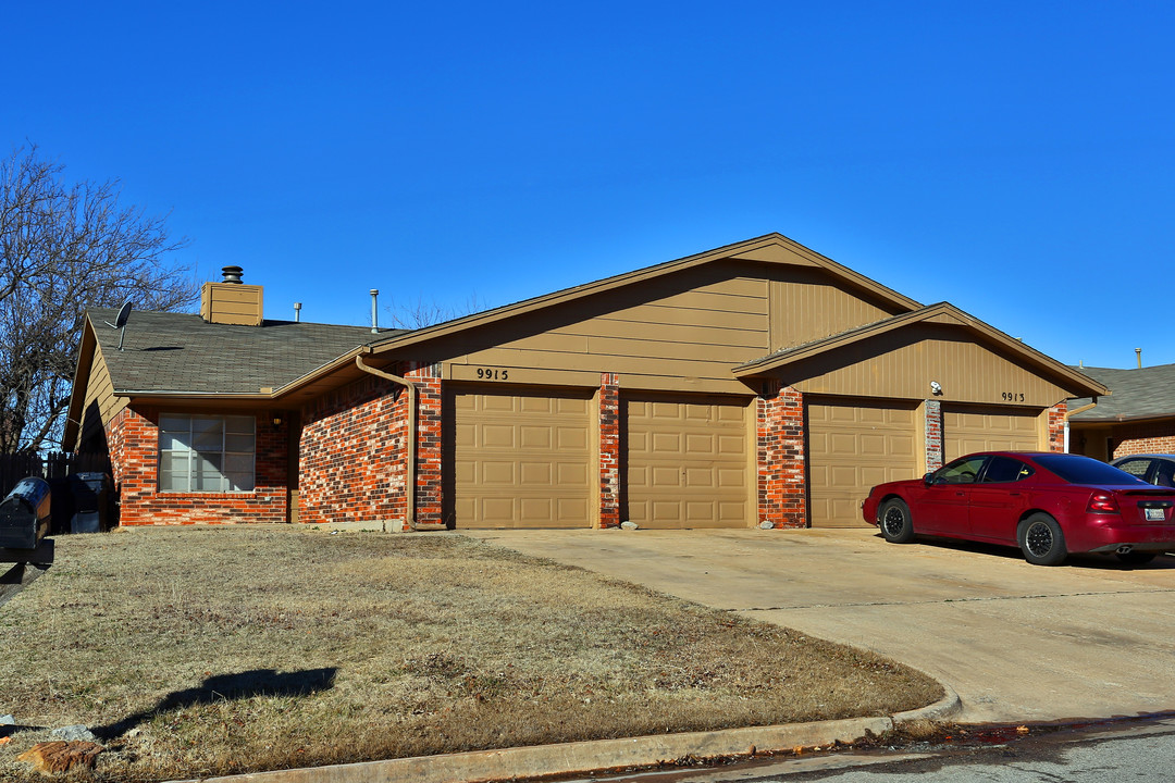 Larkspur Duplex Package in Oklahoma City, OK - Building Photo