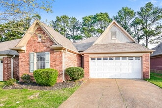 1107 Breezy Valley Dr in Cordova, TN - Building Photo - Building Photo