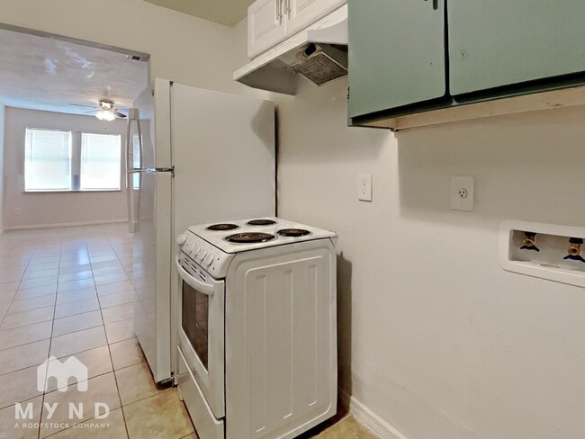 15216 Wickbriar Dr in Houston, TX - Foto de edificio - Building Photo