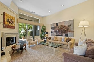 461 Desert Holly Dr in Palm Desert, CA - Building Photo - Building Photo