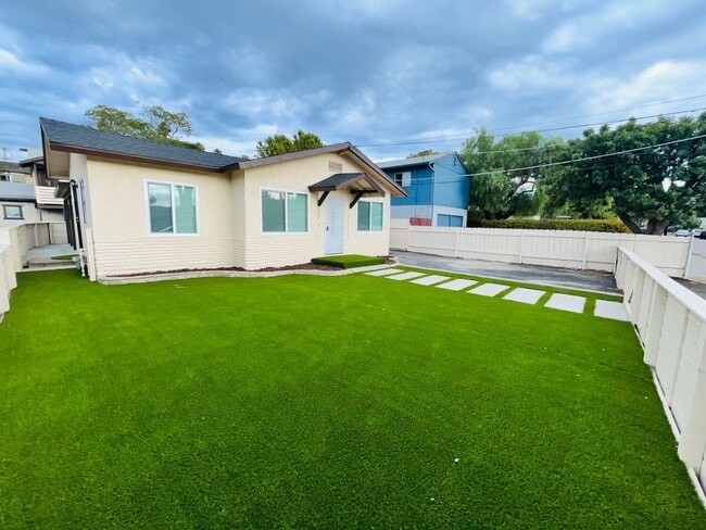 property at 737 S Sunshine Ave