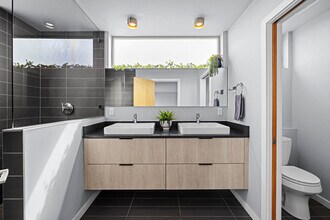 4036 Linden Ave N in Seattle, WA - Building Photo - Building Photo