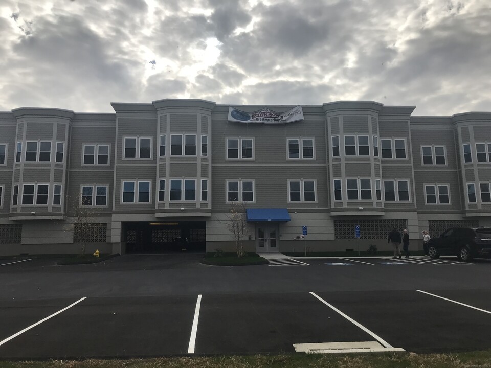 300 Harbour Close in New Haven, CT - Building Photo