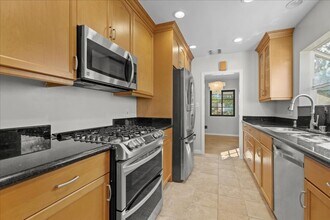 7719 Emerson Ave in Los Angeles, CA - Building Photo - Building Photo