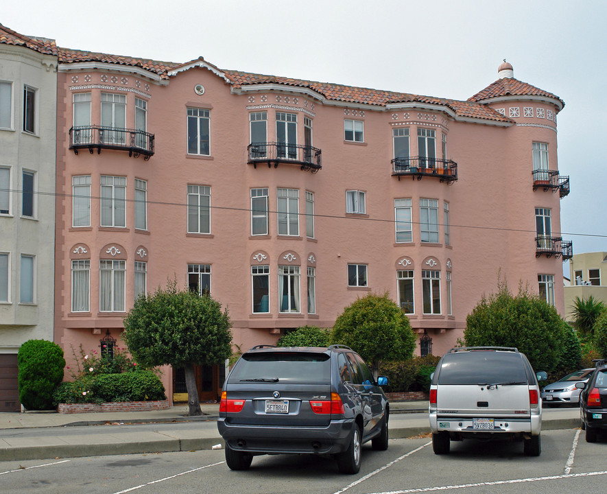 3789 Fillmore St in San Francisco, CA - Building Photo