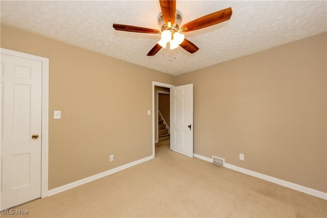 property at 3702 Glencairn Rd