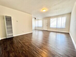 5640 S La Brea Ave in Los Angeles, CA - Building Photo - Building Photo