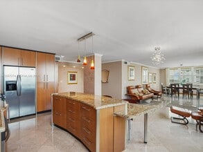 251 174th St in Sunny Isles Beach, FL - Building Photo - Building Photo