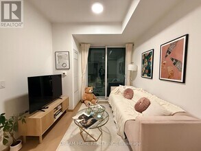 3429 Sheppard Ave E in Toronto, ON - Building Photo - Building Photo