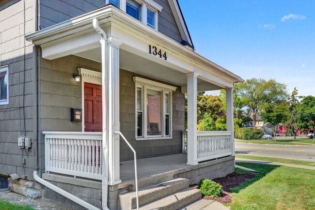 property at 1344 Wilmot Ct