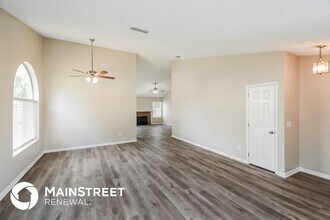 8854 Rose Hill Dr N in Jacksonville, FL - Foto de edificio - Building Photo