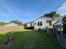 402 Ash St in Ardmore, OK - Building Photo