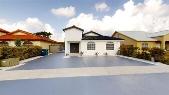 3834 SW 149th Pl in Miami, FL - Building Photo