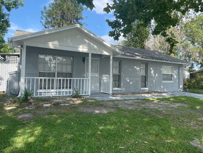 7445 Daggett Terrace in New Port Richey, FL - Building Photo - Building Photo