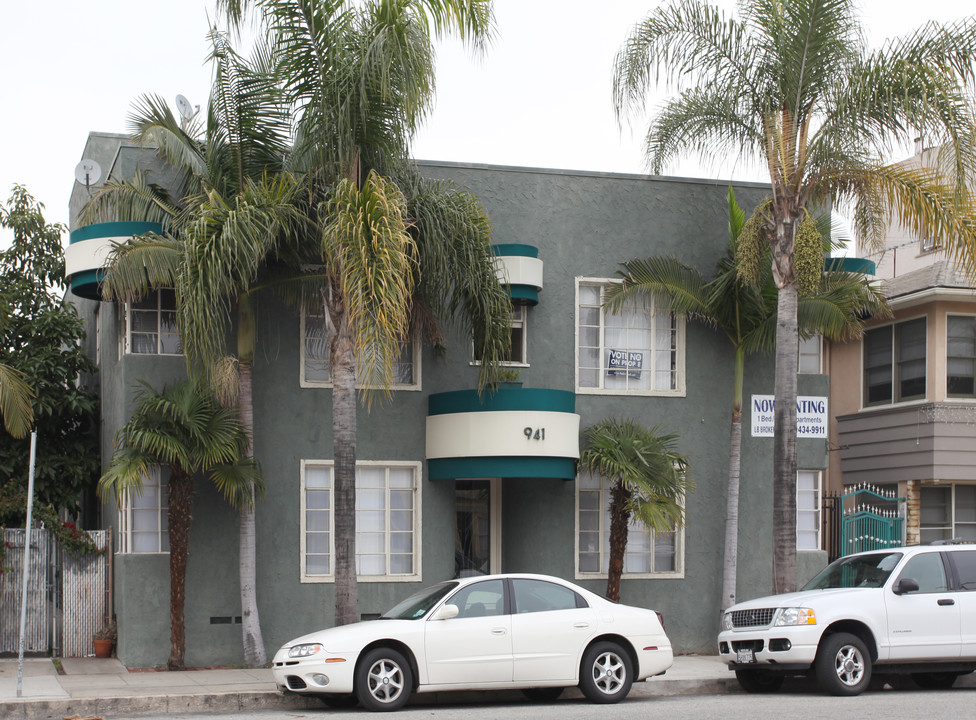 941 E Broadway in Long Beach, CA - Building Photo