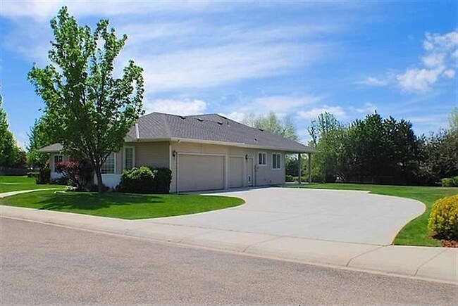 2259 N Stonecrest Pl in Eagle, ID - Building Photo - Building Photo