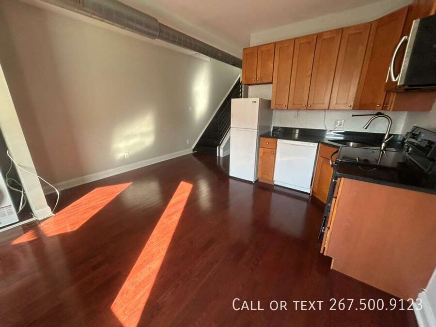 1613 Frankford Ave in Philadelphia, PA - Building Photo