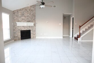 6802 Claire Brook Dr in Richmond, TX - Building Photo - Building Photo