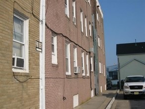 3905 Ventnor Ave in Atlantic City, NJ - Building Photo - Building Photo