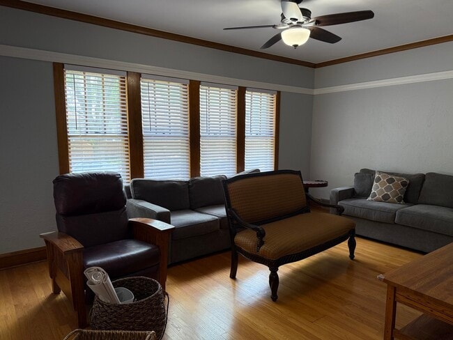 2318 N Keating Ave in Chicago, IL - Building Photo - Building Photo