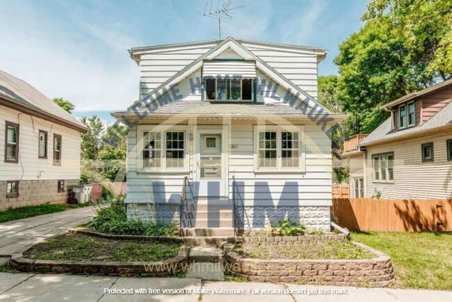 3407 S Burrell St in Milwaukee, WI - Building Photo - Building Photo