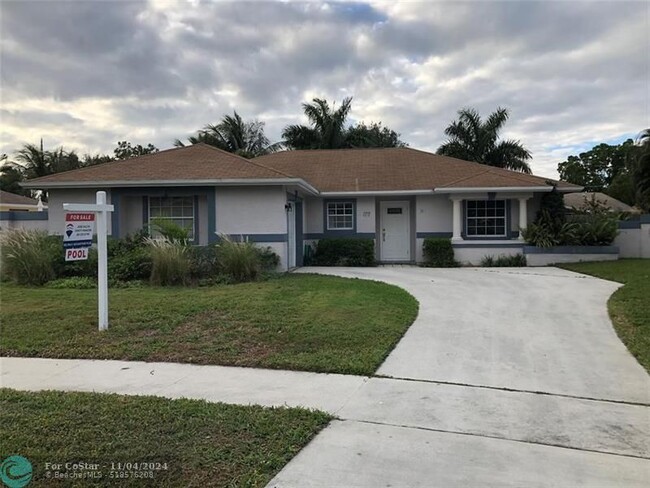 177 Mohigan Cir in Boca Raton, FL - Foto de edificio - Building Photo