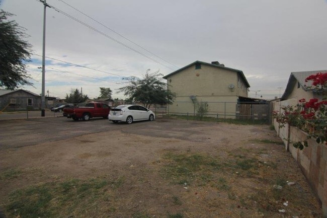 370 W Mohave St in Phoenix, AZ - Foto de edificio - Building Photo