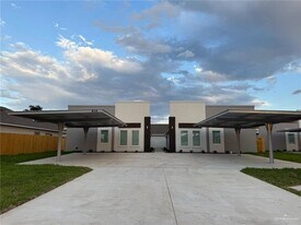 809 Dove Ave W, Unit 1 in Edinburg, TX - Building Photo