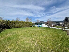 6999 SE Norbert Dr in Milwaukie, OR - Foto de edificio - Building Photo