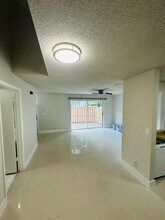 451 Cypress Way W in Palm Springs, FL - Building Photo - Building Photo