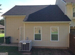 5987 Sherwood Trace in Stonecrest, GA - Building Photo - Building Photo