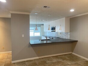 10946 Bexley Dr in Houston, TX - Building Photo - Building Photo